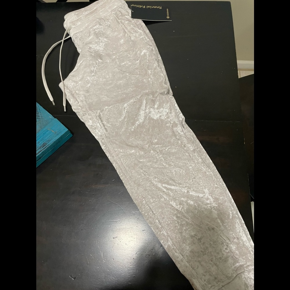 Lululemon joggers